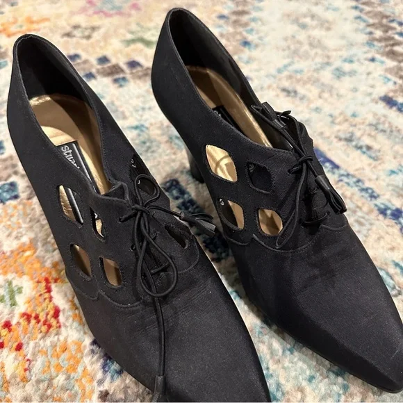 Stuart Weitzman Black Cutout Lace-Up Heels Size 8 - Picture 3 of 6